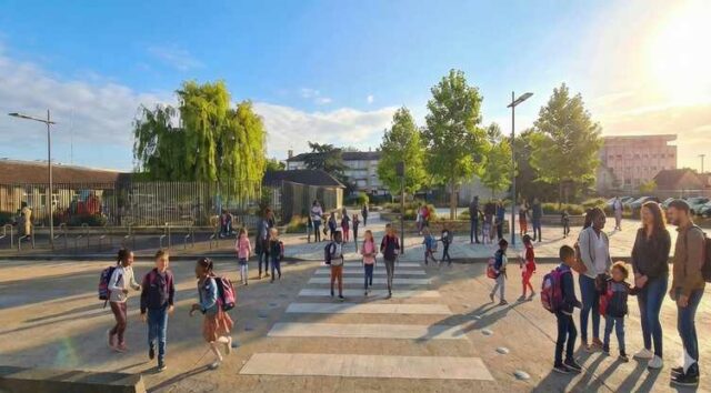 ÉCOLE LES CAPUCINS - Création d'un parvis sécurisé et végétalisé