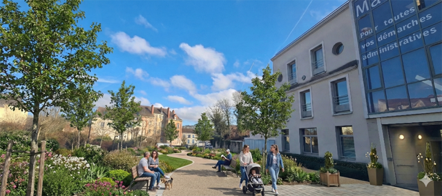 HÔTEL DE VILLE - Parking Lebarbier avec parc en surface